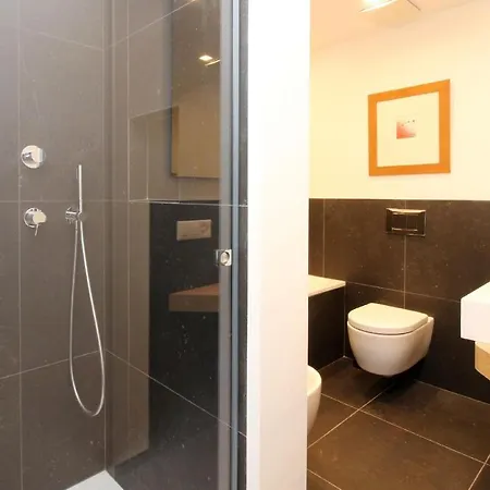 Chesa Brattas 29 Apartman *